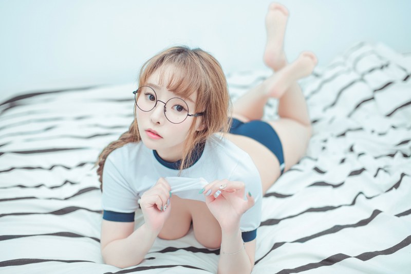 柳侑绮图片