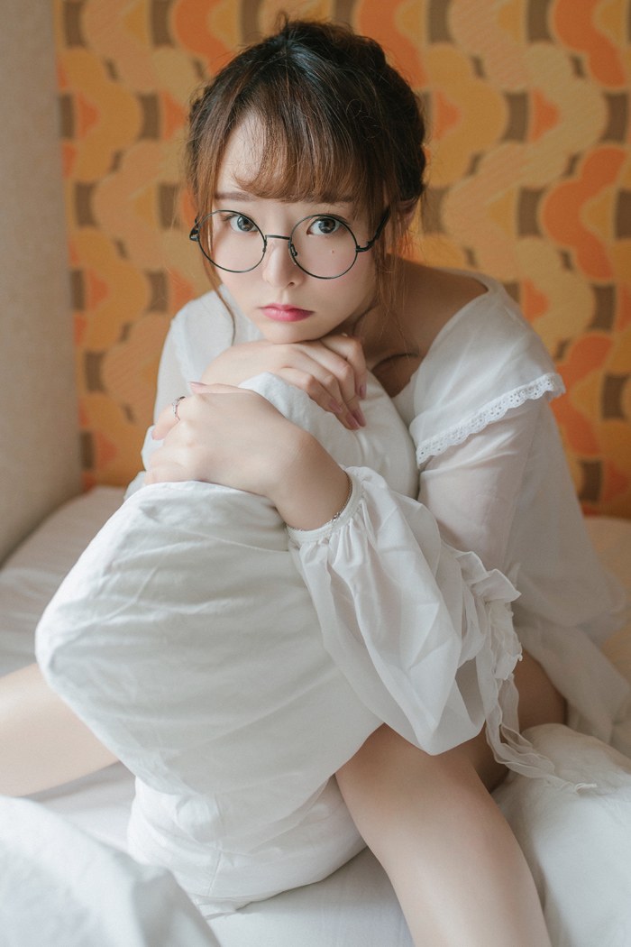 柳侑绮图片