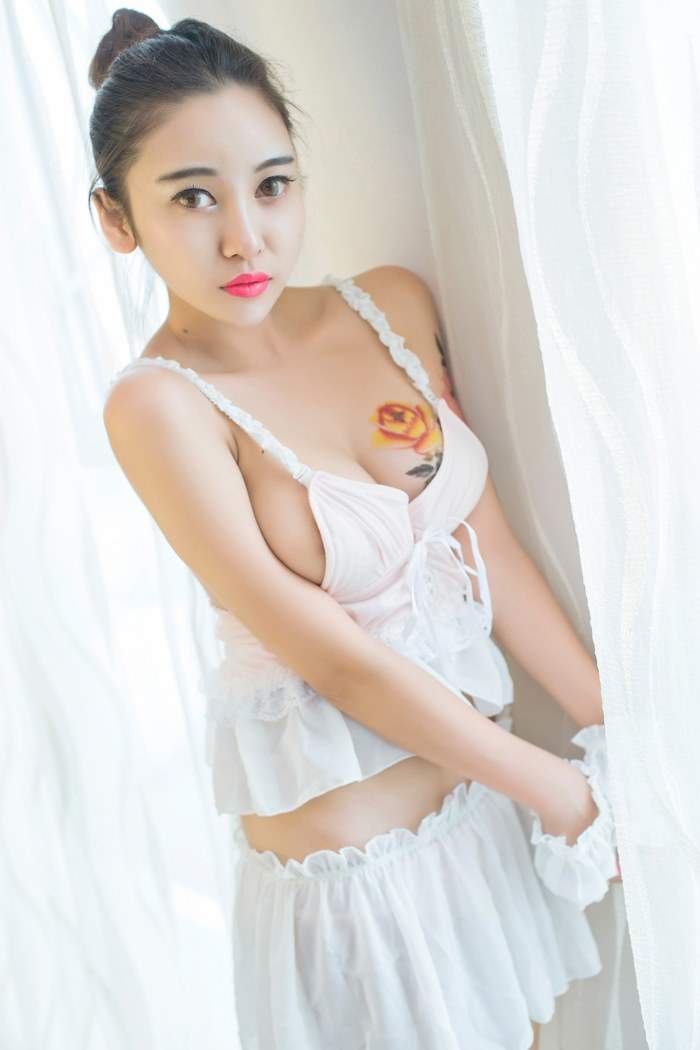 李梓熙图片