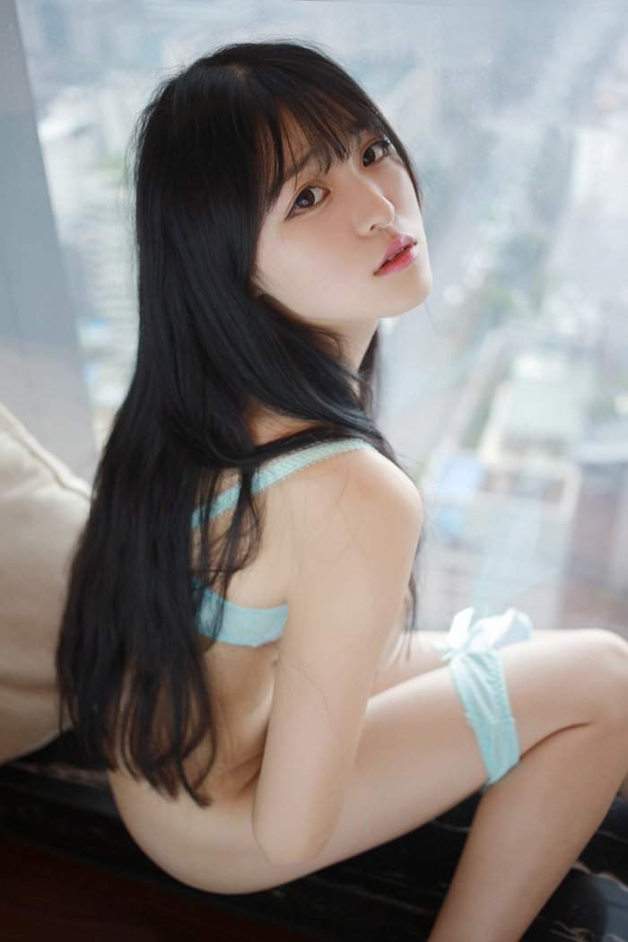 最新极品女神诱惑伊小七私房图片图片