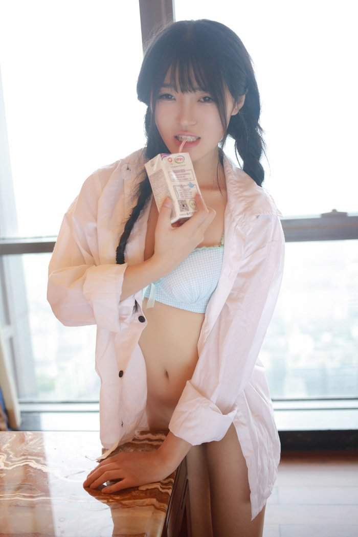 伊小七图片