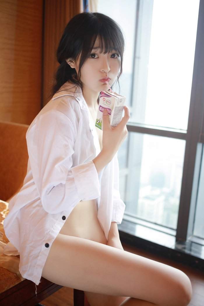 伊小七图片