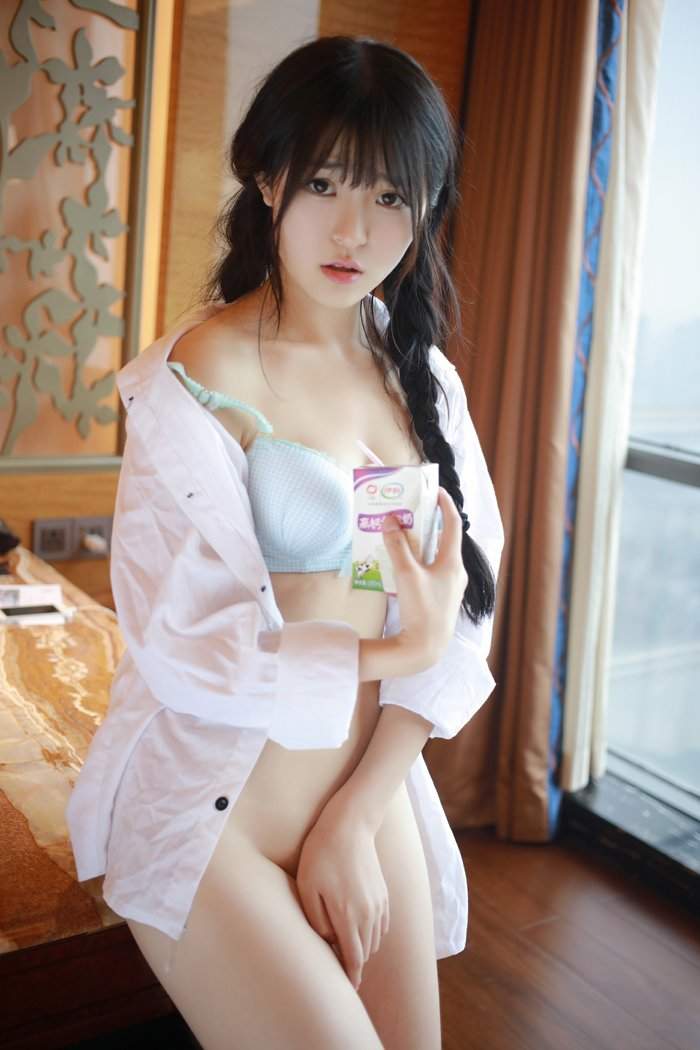伊小七图片