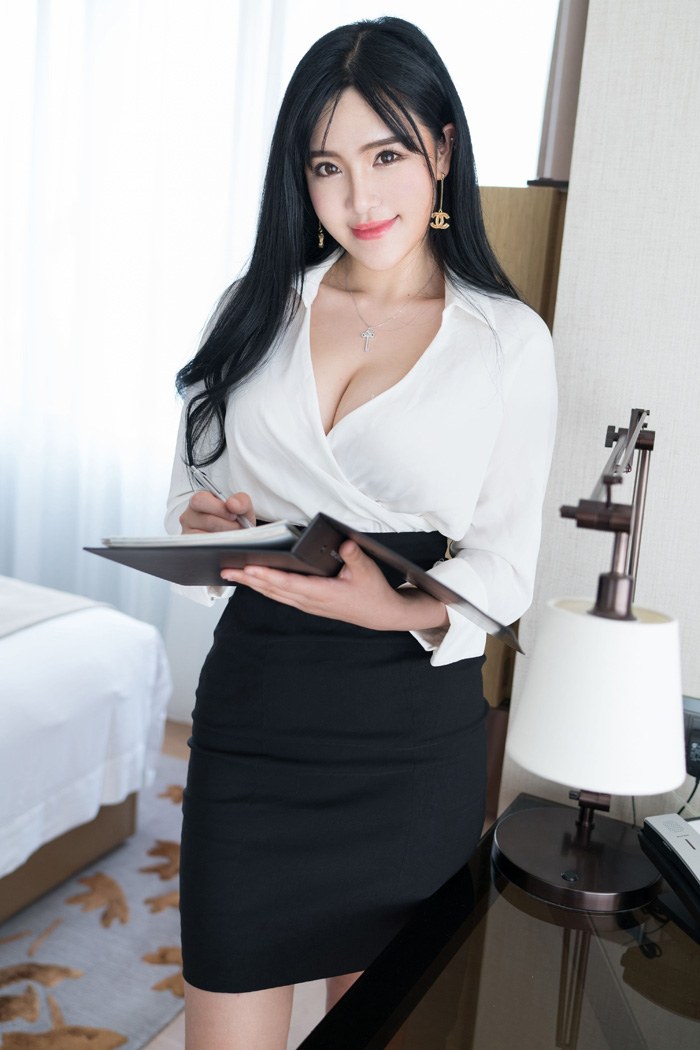 职场女秘刘钰儿性感OL装妩媚妖娆图片