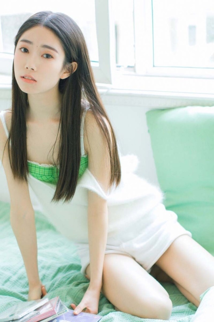 秀人网优优美女7160福利写真集月音瞳性女人脱了内裤趴开腿让男生图片图片