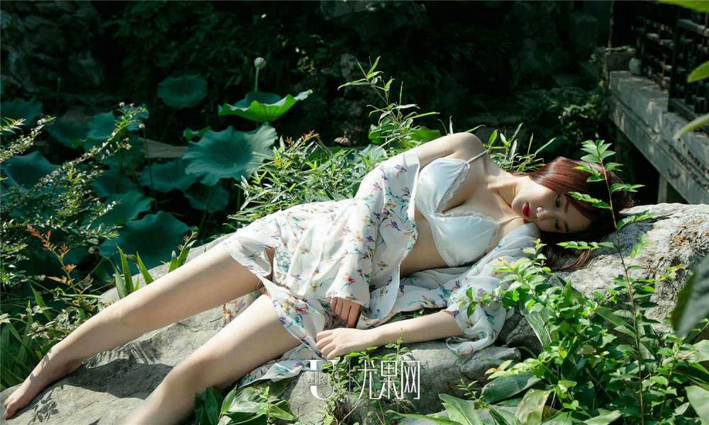 8287美女网MiStar苏小曼姿势性感诱人私房照图片