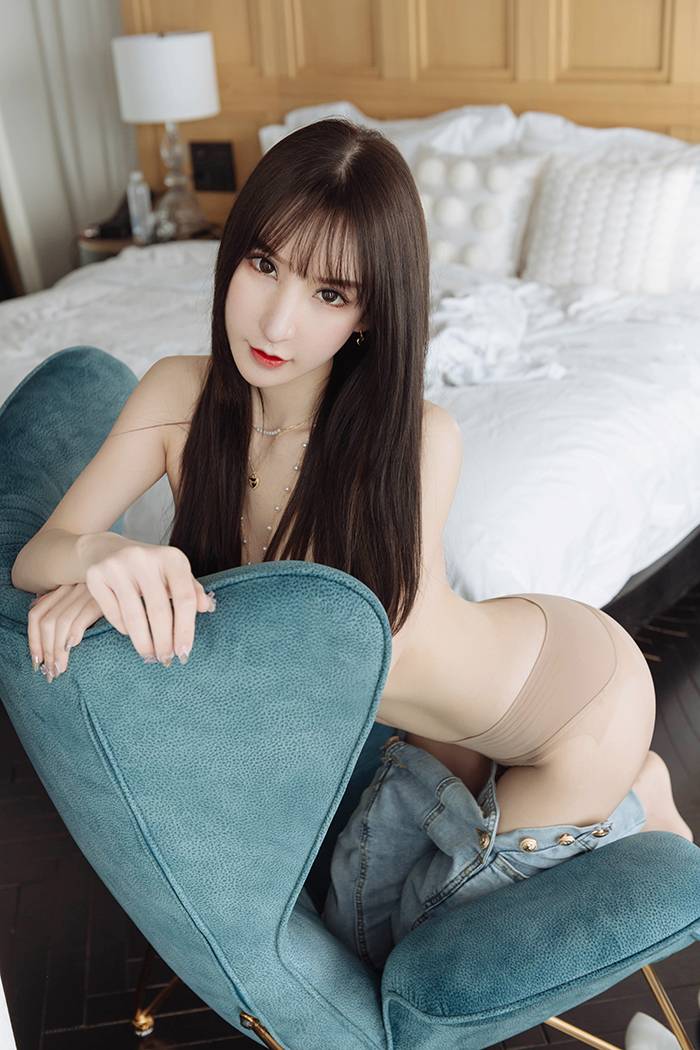 亚洲美女模特火辣多情女秘书周于希嫩白肉丝半裸赤身蜜臀飘香高清美女图片图片