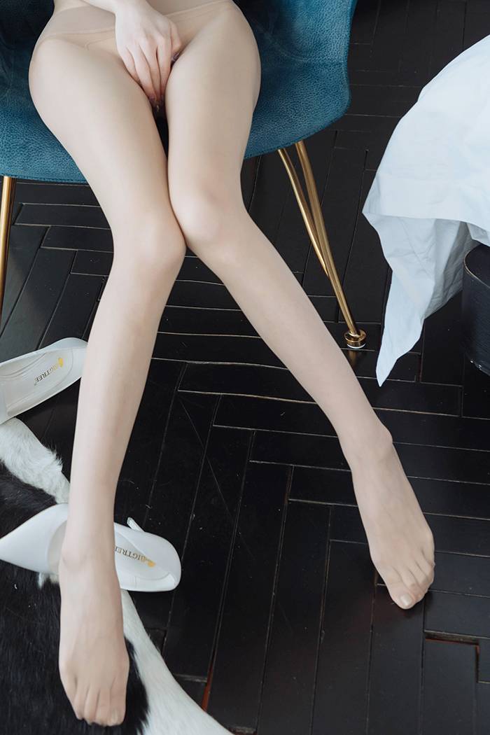 亚洲美女模特火辣多情女秘书周于希嫩白肉丝半裸赤身蜜臀飘香高清美女图片图片