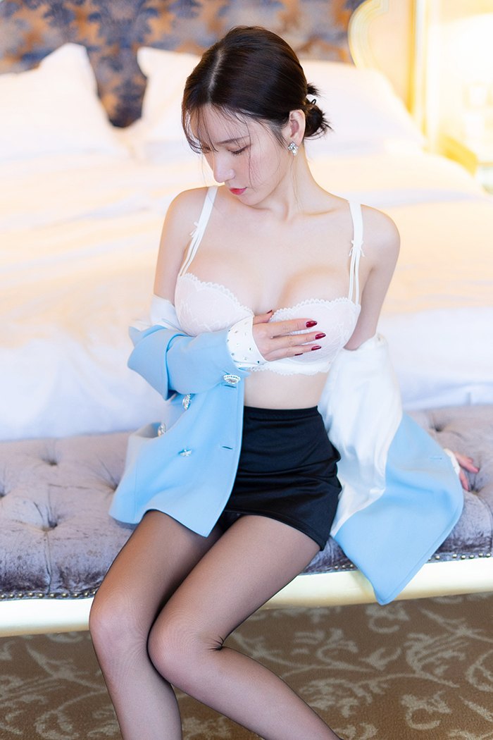 周于希图片