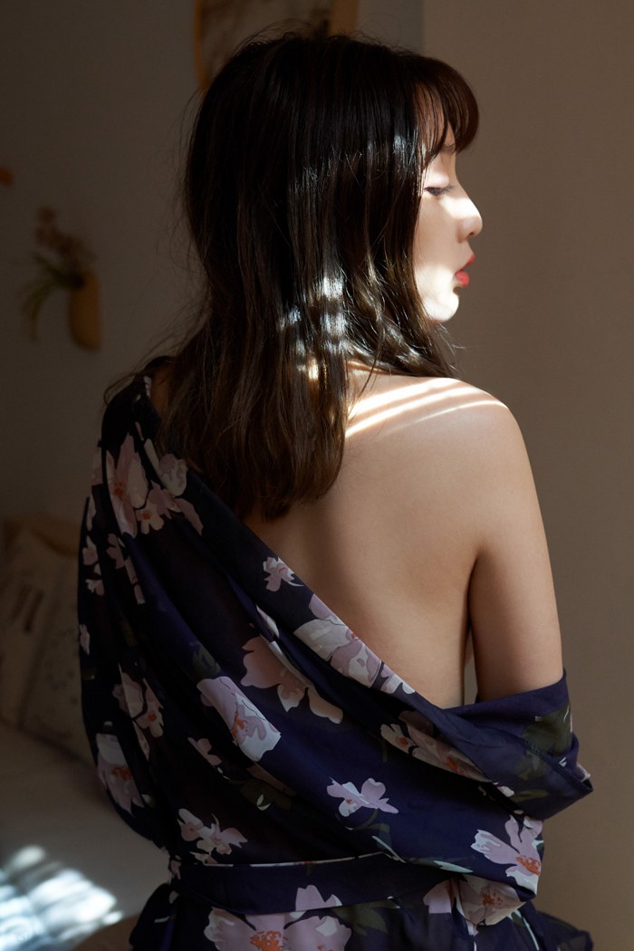 白嫩美女图片