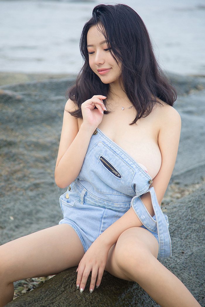 海边美女图片
