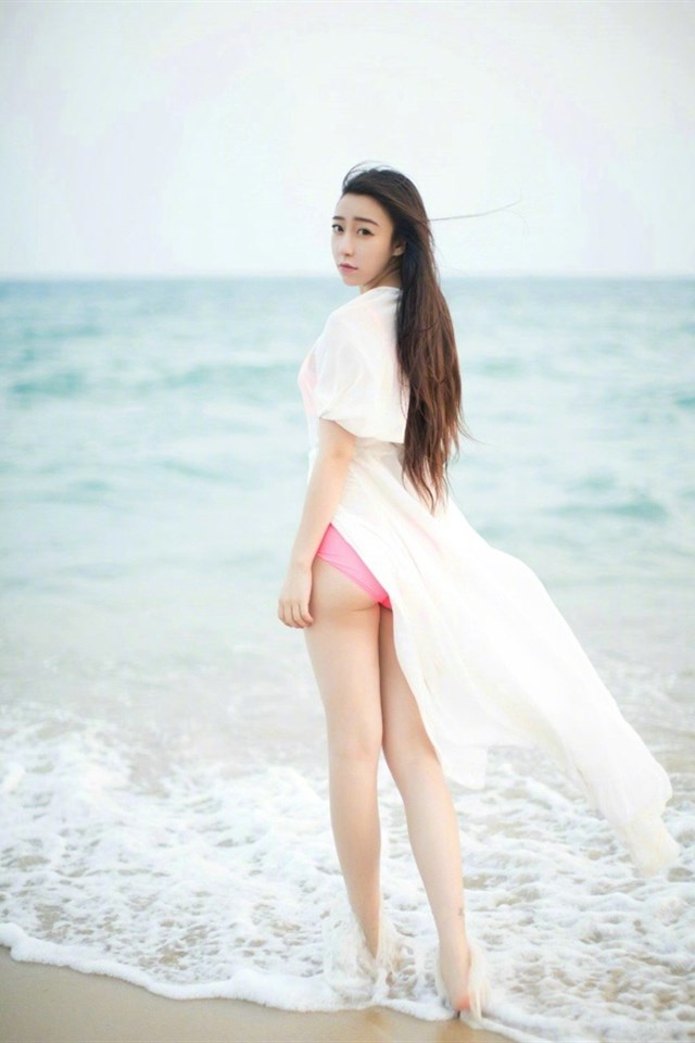 沙滩三亚海边三点式美女GoGo全球高清美女美女内衣写真图片图片