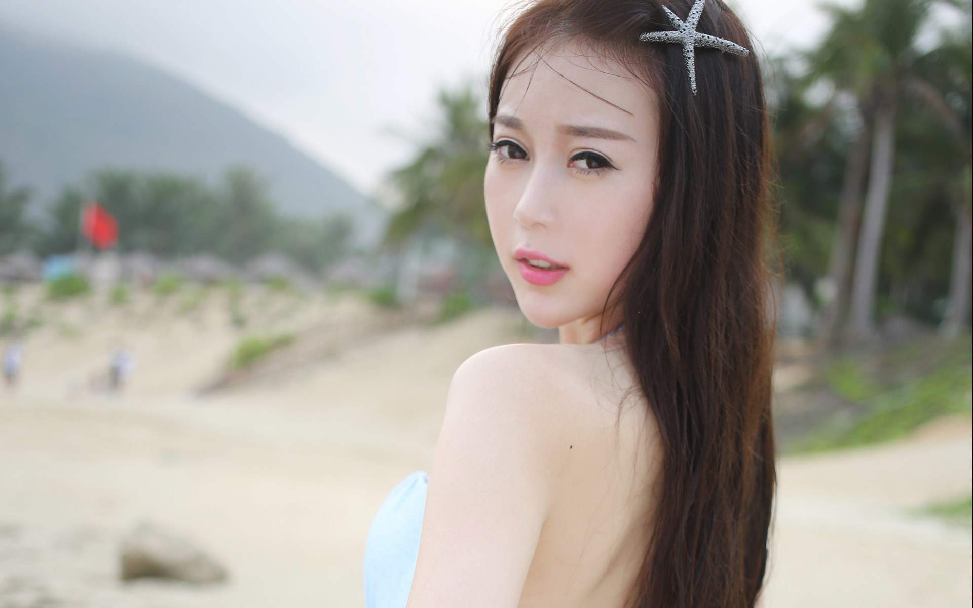 沙滩三亚海边三点式美女GoGo全球高清美女美女内衣写真图片图片