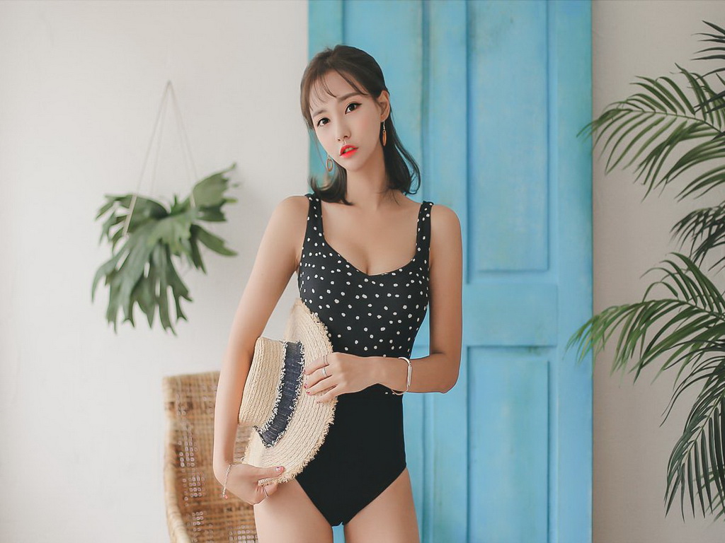 泳装美女图片