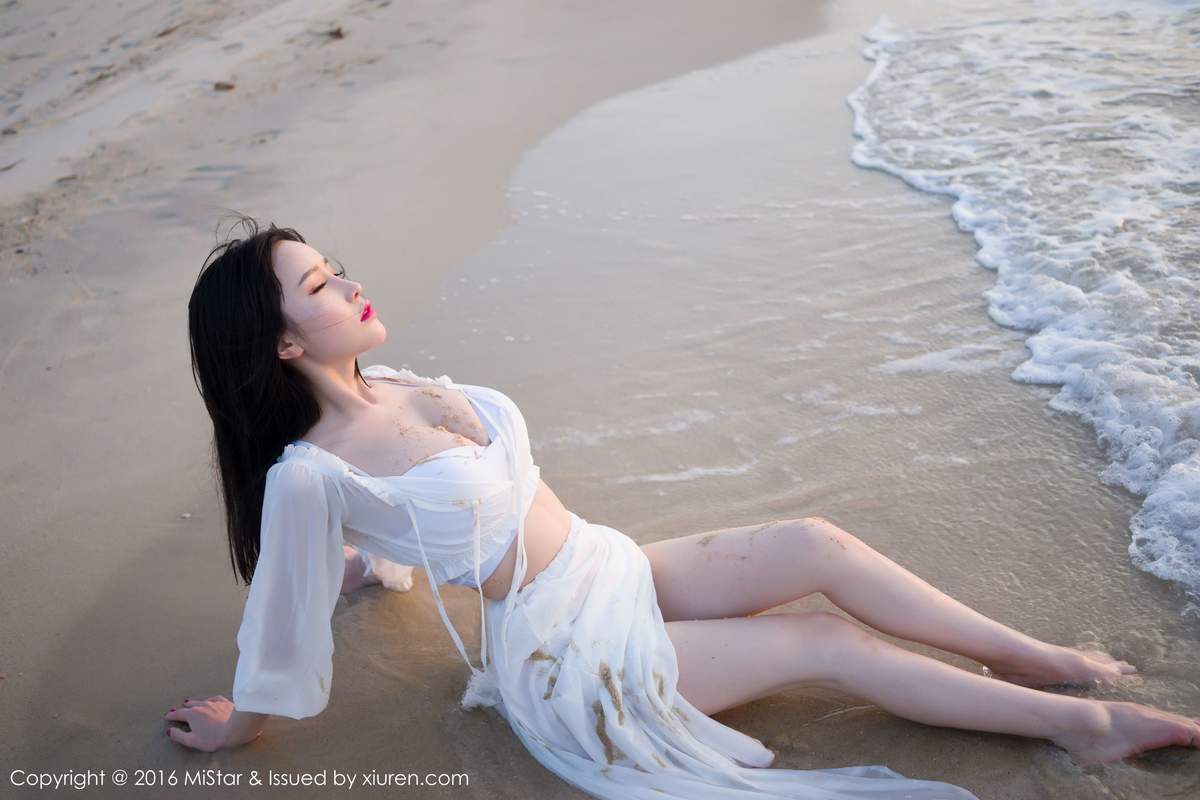 户外美女图片