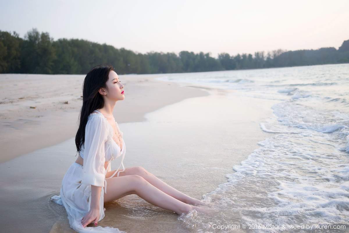 户外美女图片