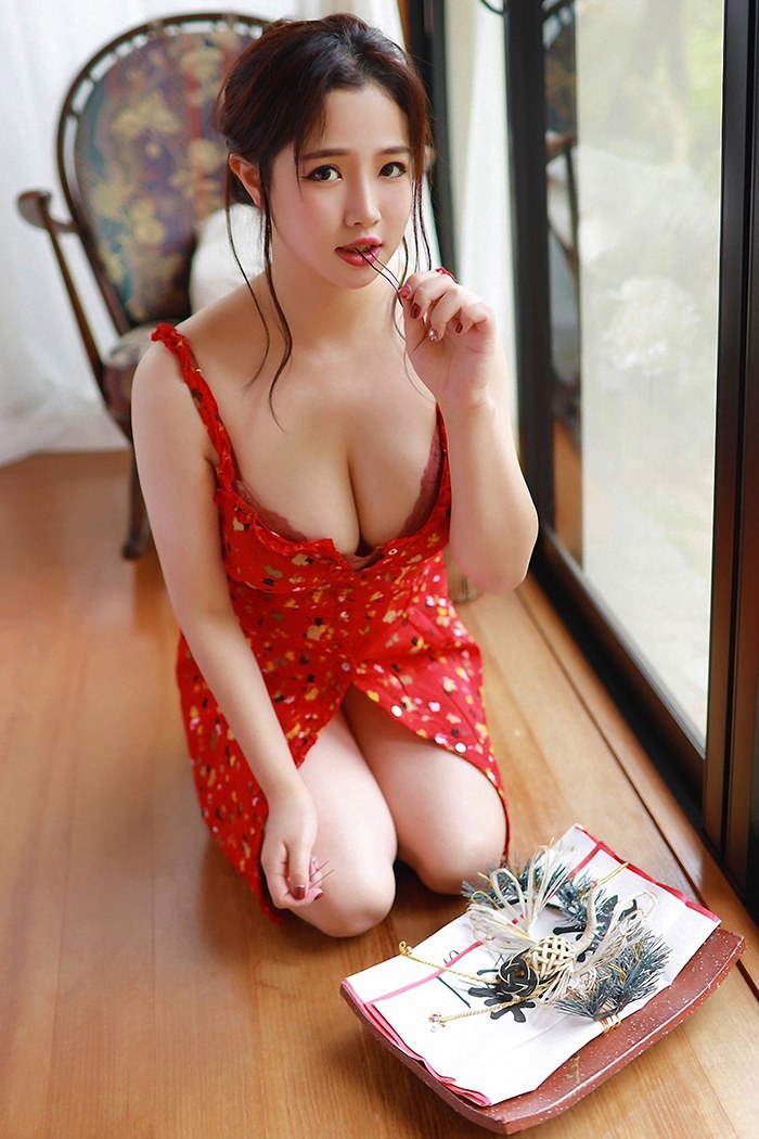 日本少妇徐cake牛奶洒在美胸上太诱人图片