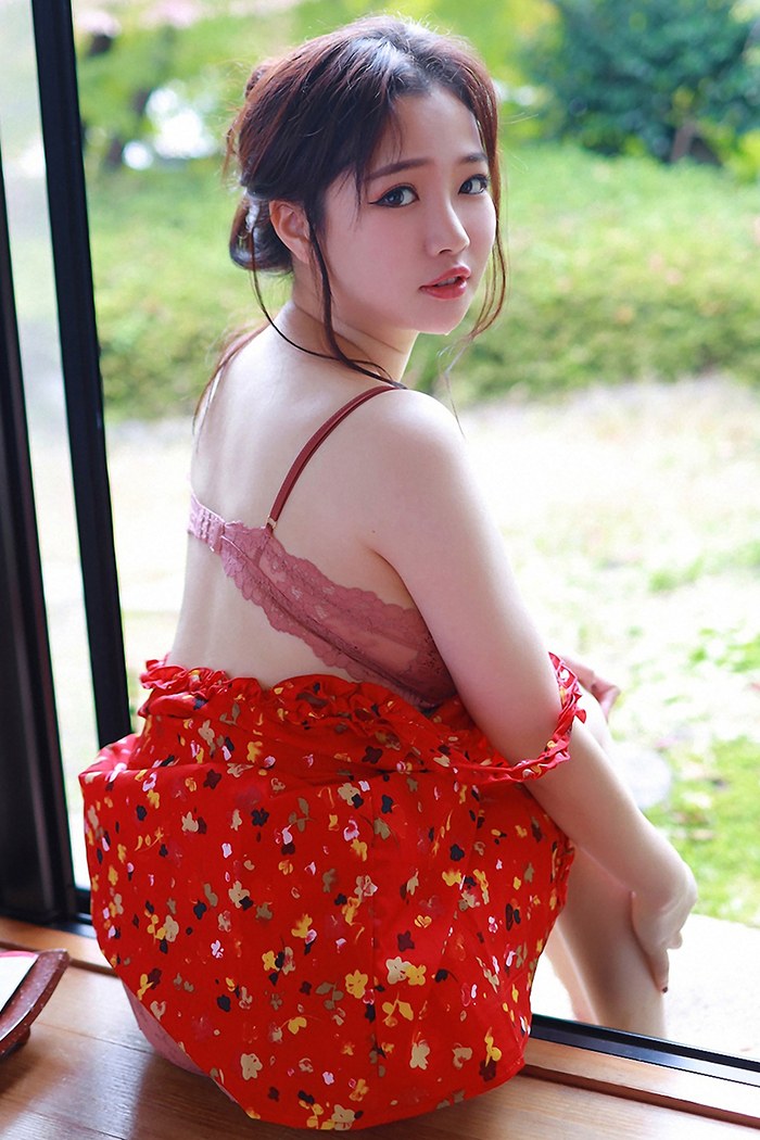 日本少妇徐cake牛奶洒在美胸上太诱人图片