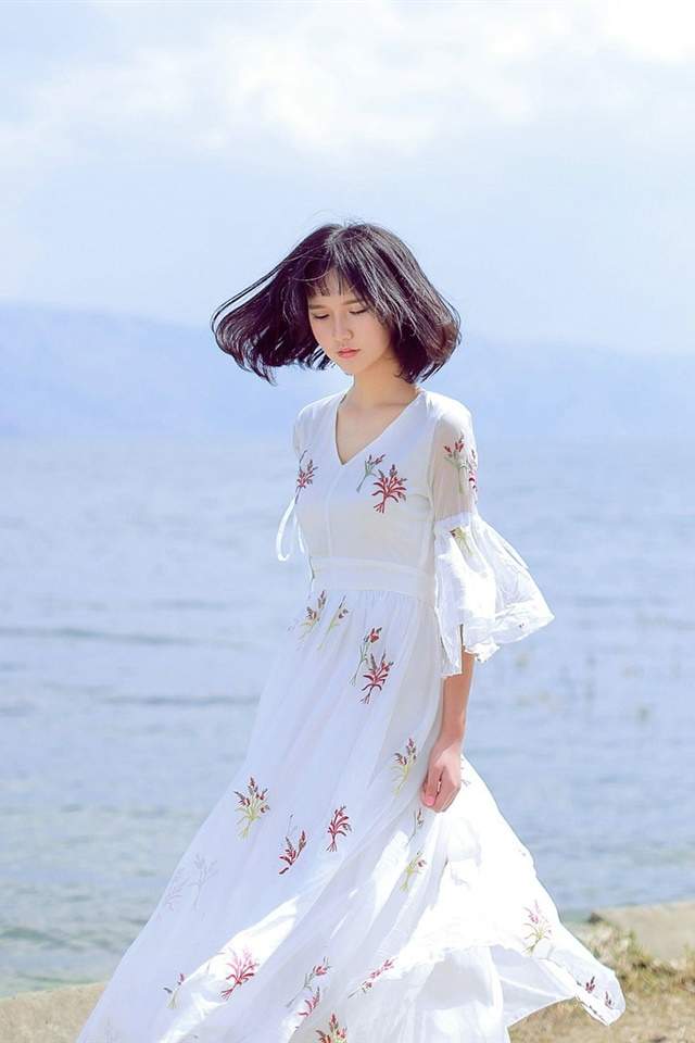 短发性感美女美乳翘臀手机桌面壁纸图片