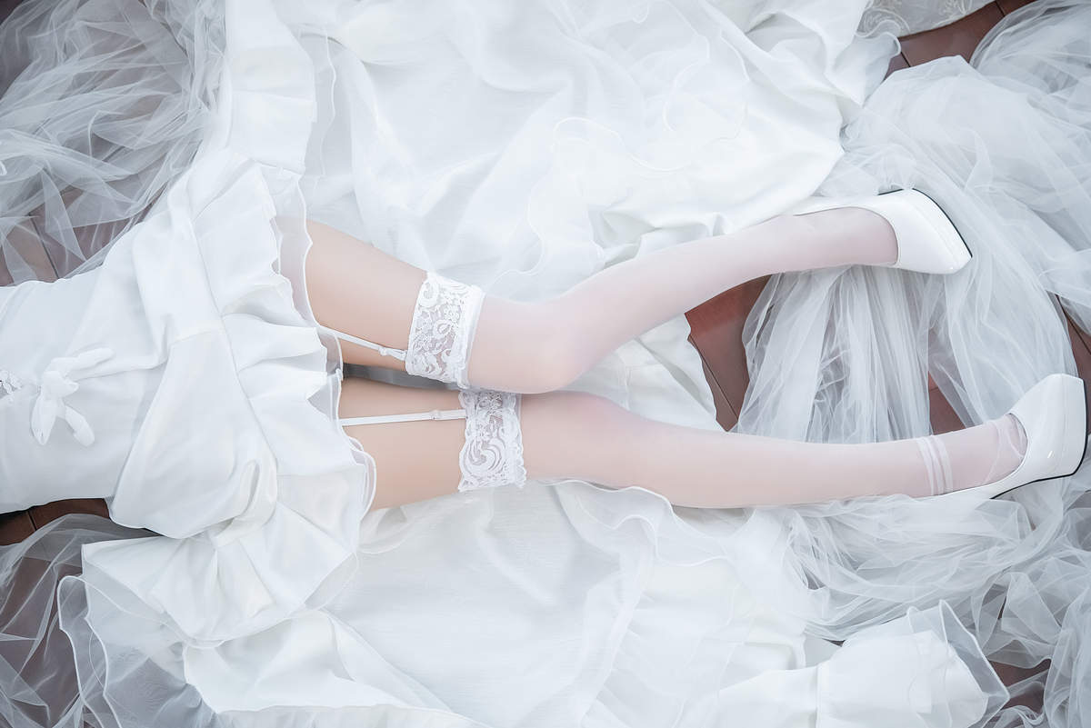 婚纱美女图片