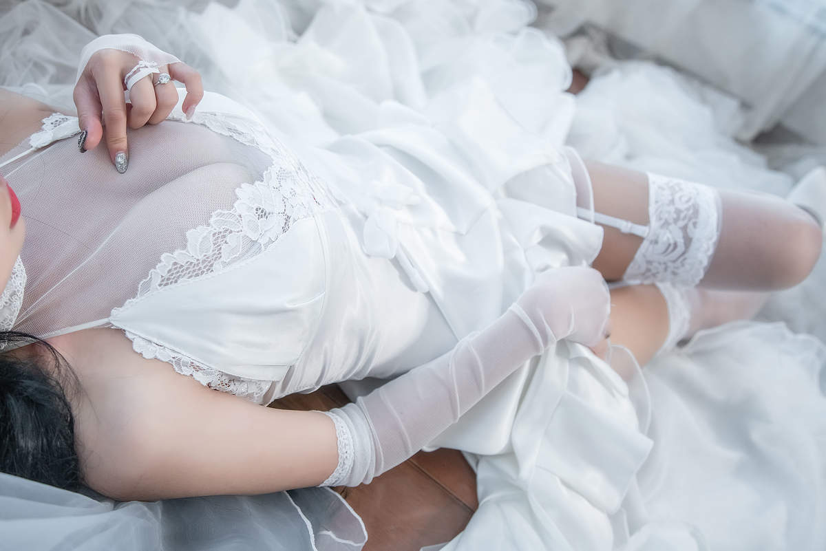 婚纱美女图片