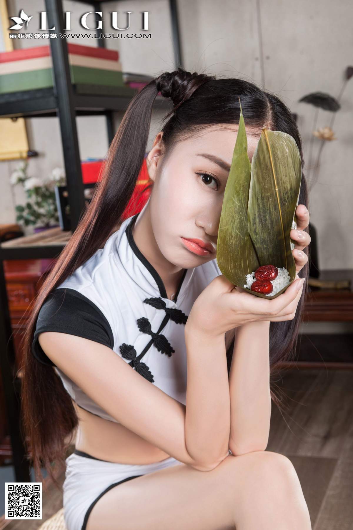 美女红烛图片