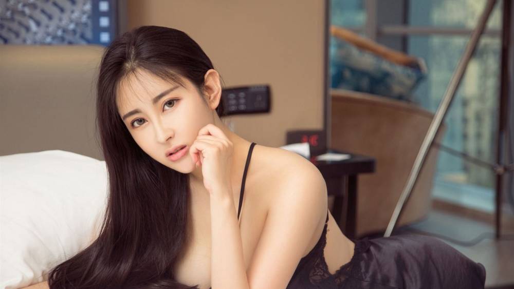 情趣内衣美女图片