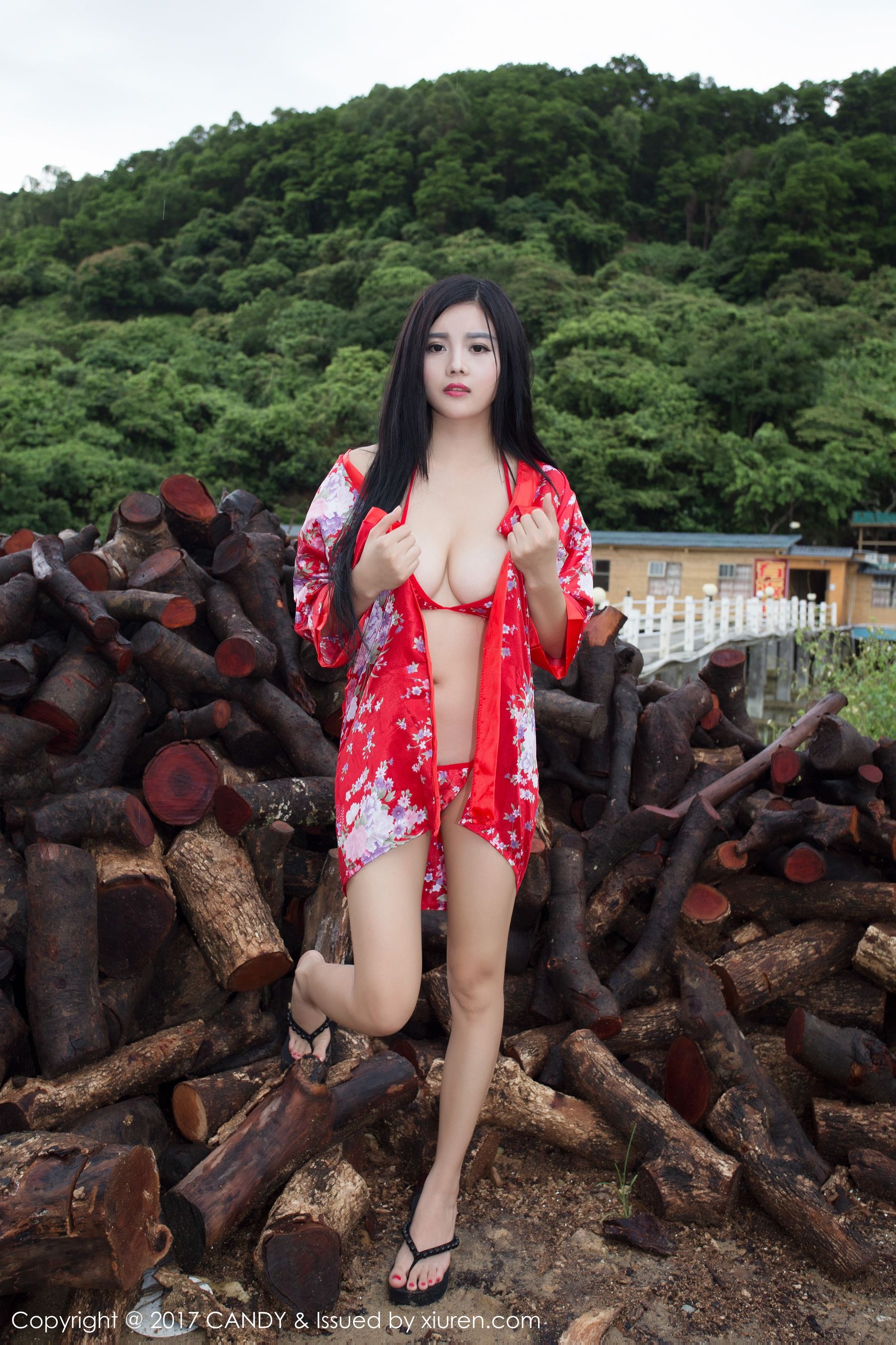 中日混血儿林美惠子Mieko护士装死库水高清妹子写真集图片