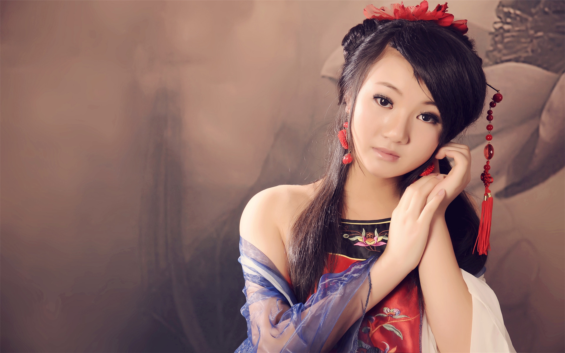娇媚少妇申美嫣肚兜性感古代内衣古装妃子床戏图片