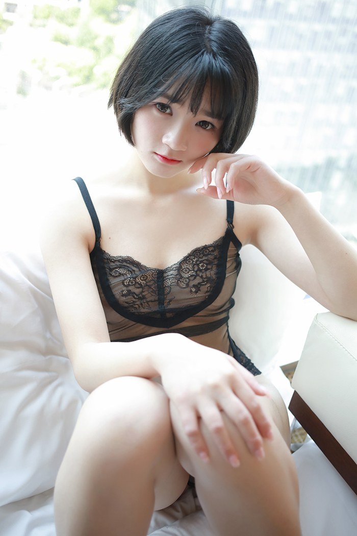 漂亮83839美女嫩模悦爷妖精大尺度透视蕾丝裙内衣美女写真图片