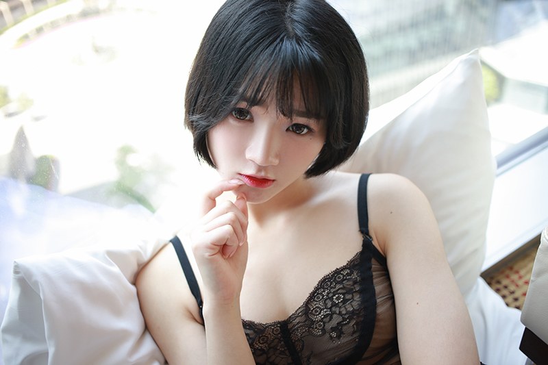 漂亮83839美女嫩模悦爷妖精大尺度透视蕾丝裙内衣美女写真图片