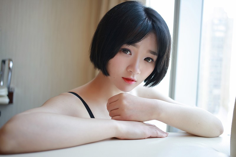 漂亮83839美女嫩模悦爷妖精大尺度透视蕾丝裙内衣美女写真图片