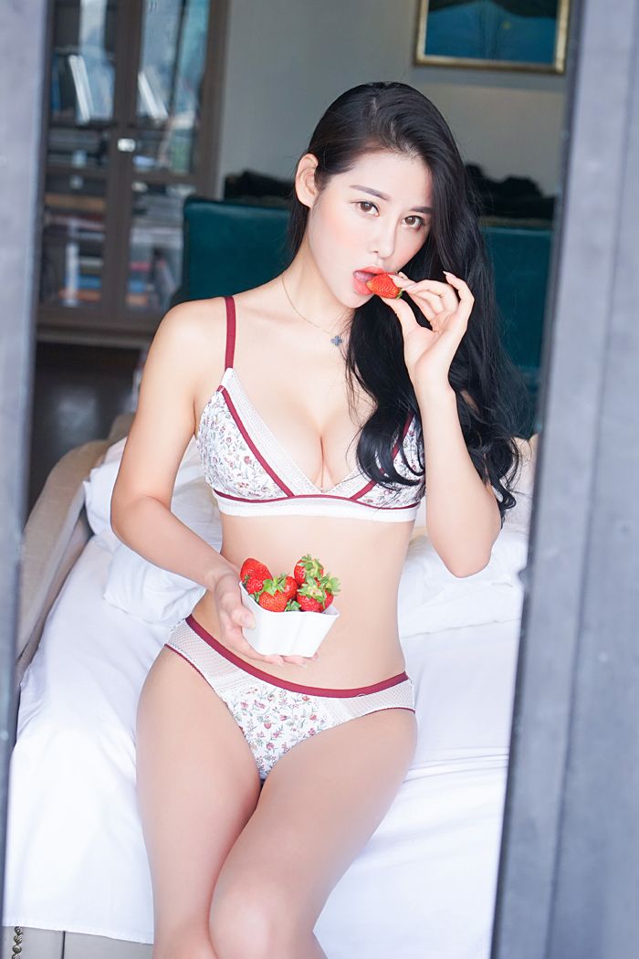 叶佳颐图片