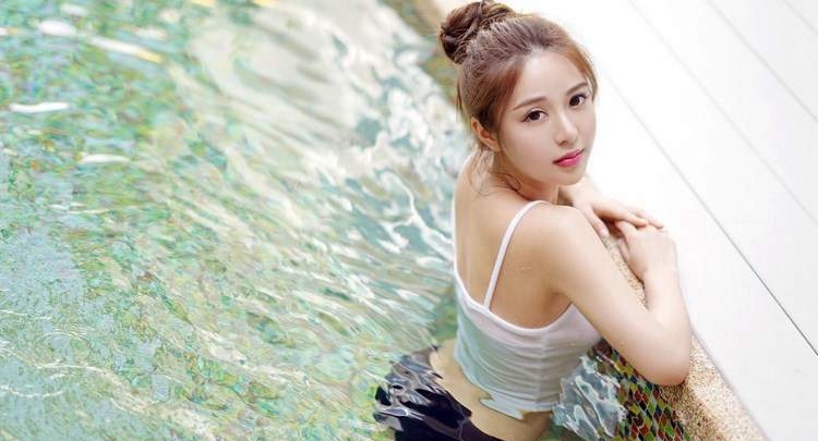 美女7160模特大尺码luna张静燕苗条的身材与娇柔姿态高清mm写真集图片