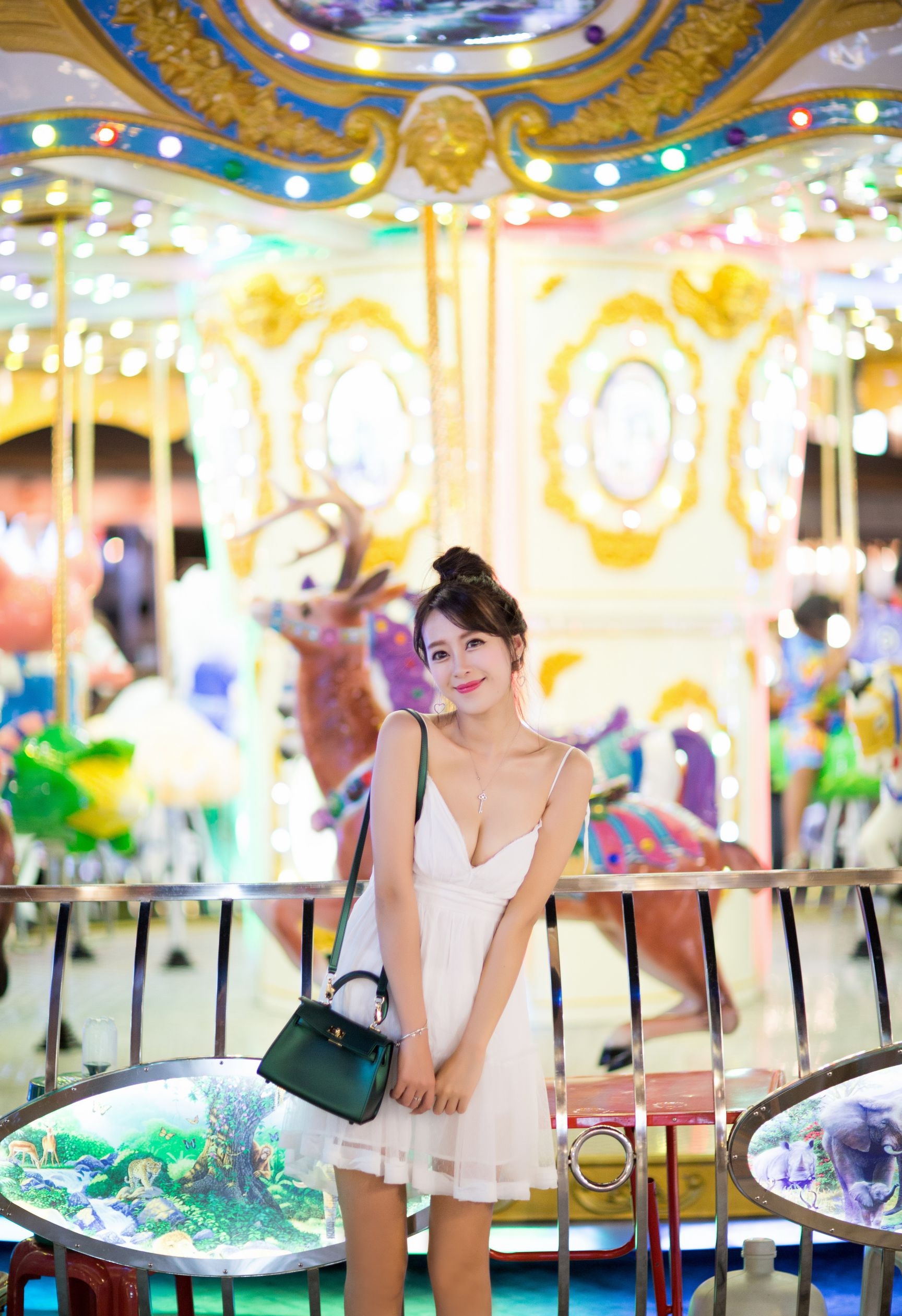 网红美女王曼妮性感旅拍写真图片图片