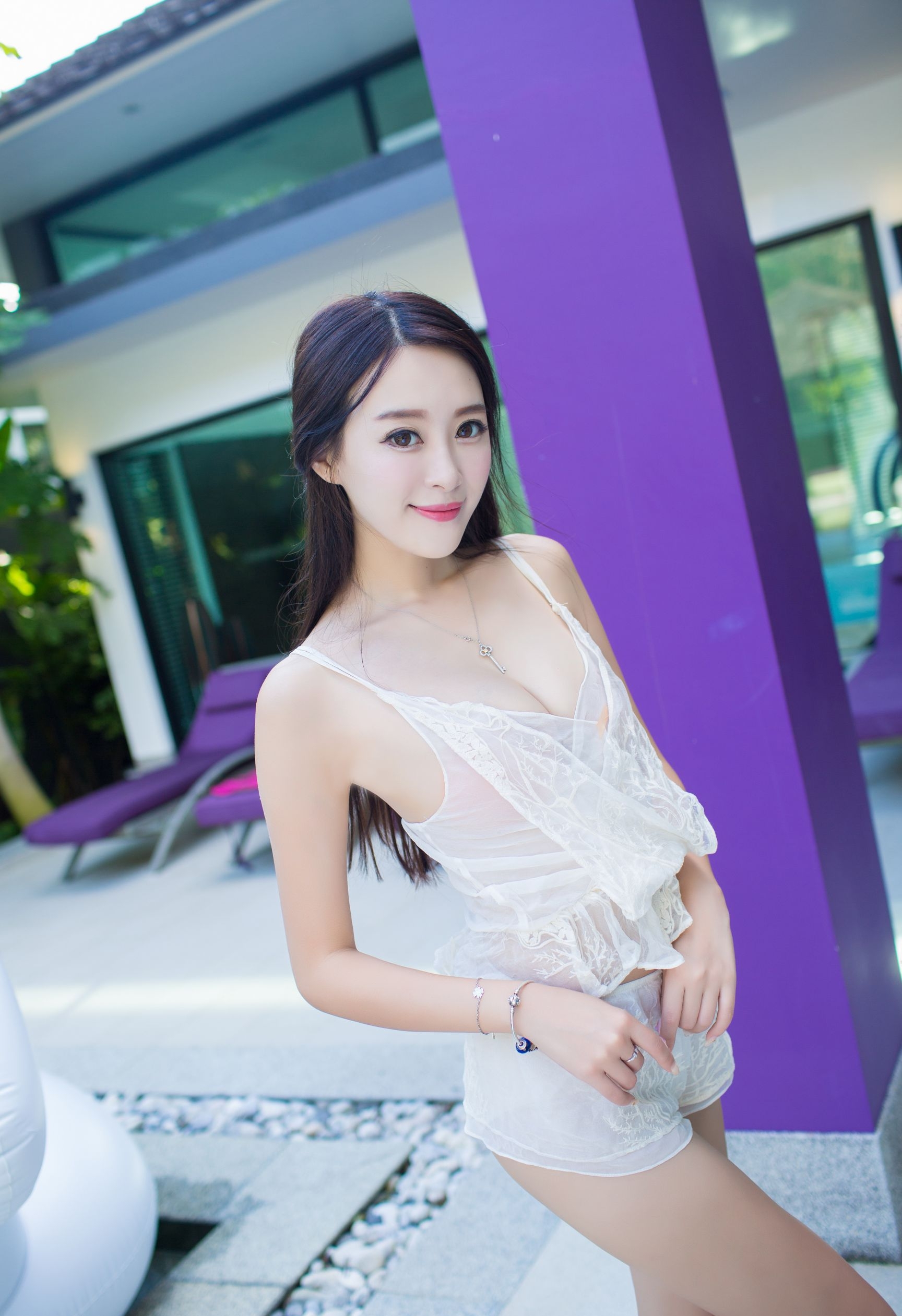 网红美女王曼妮性感旅拍写真图片图片