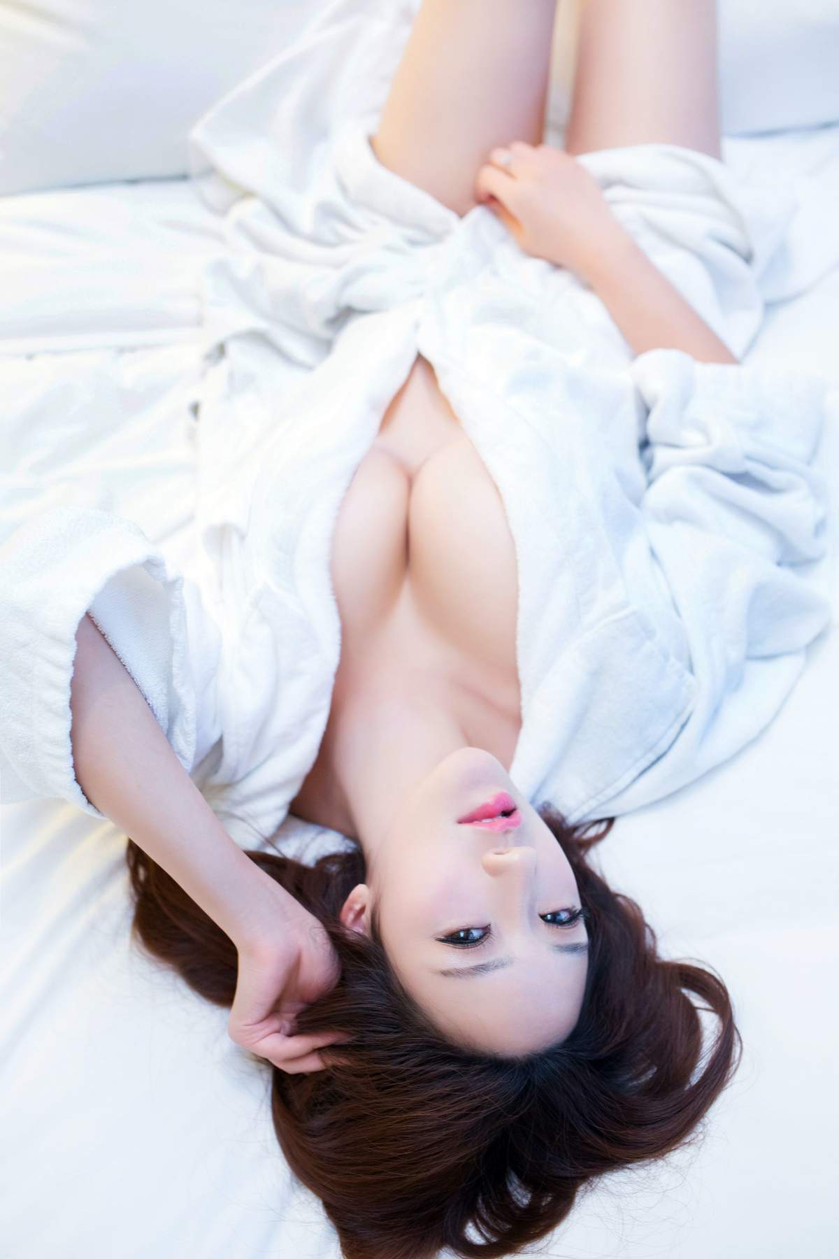 王明明图片