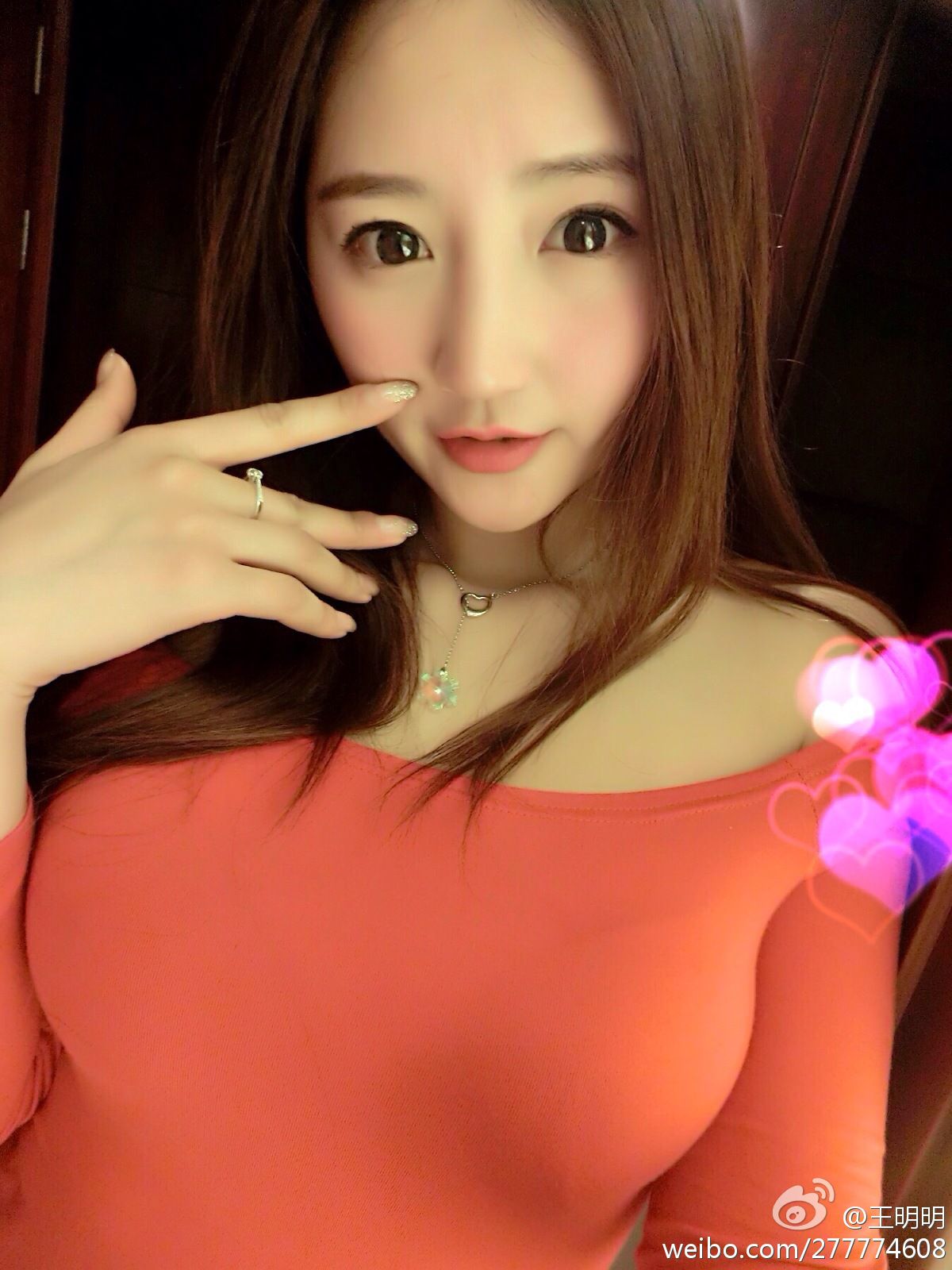 王明明图片