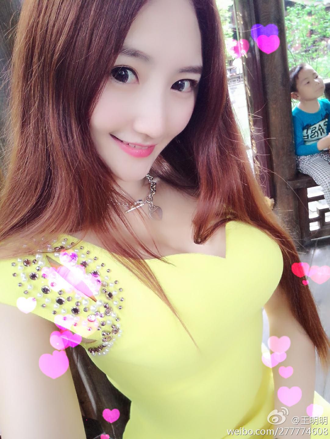 王明明图片