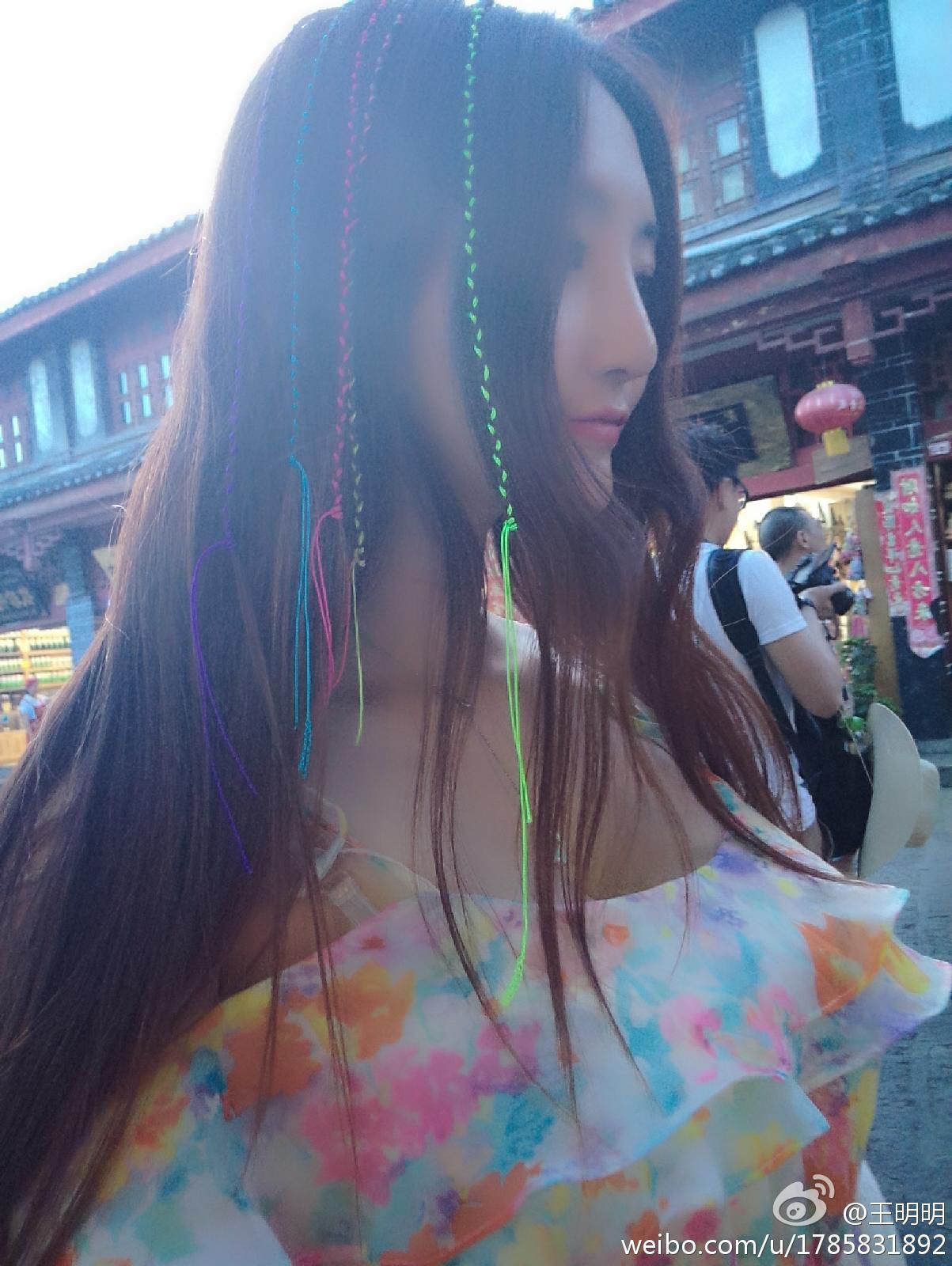 王明明图片
