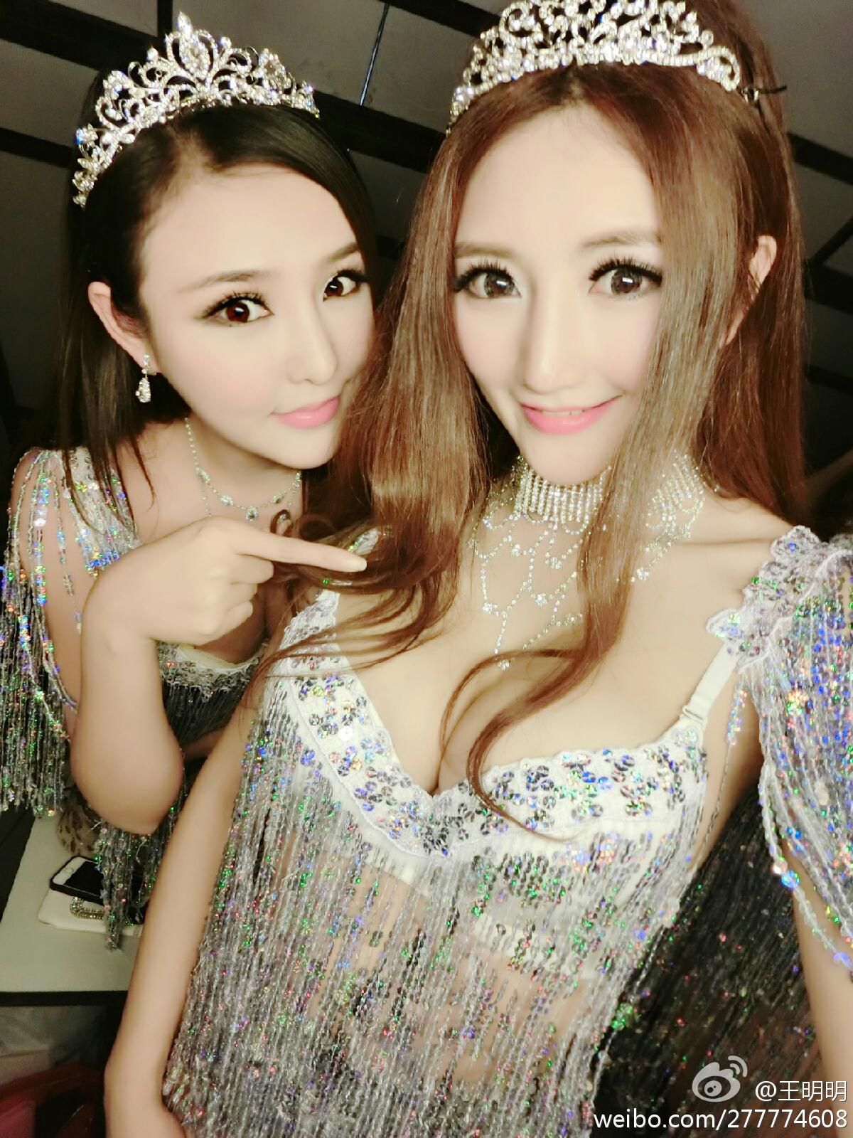 王明明图片