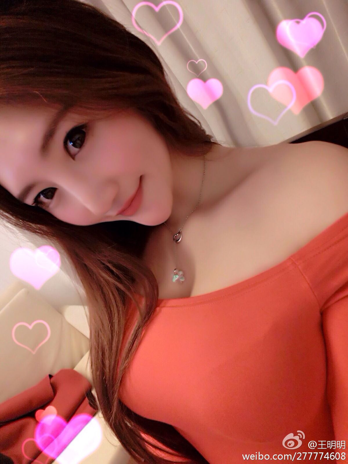 王明明图片