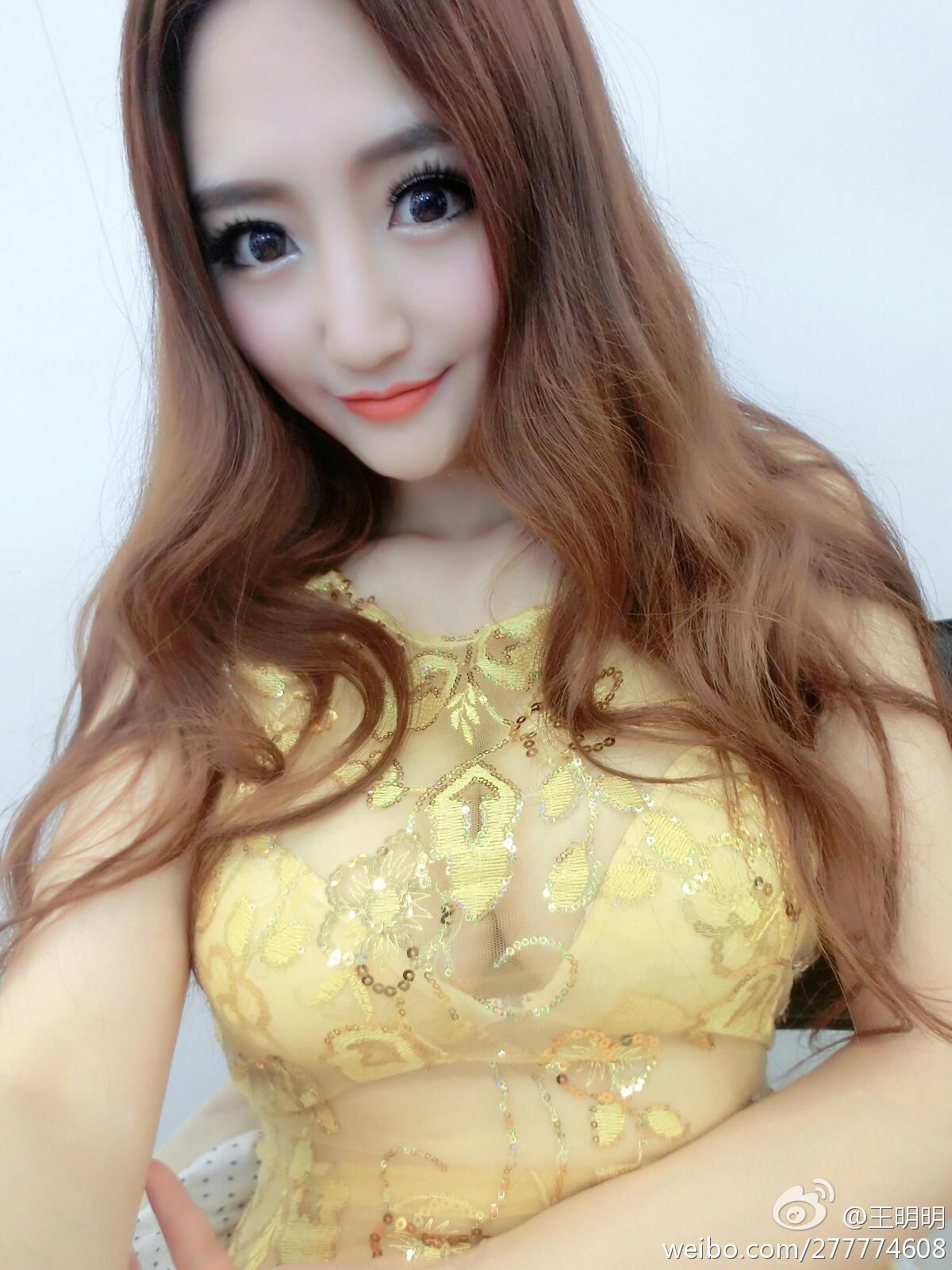 王明明图片