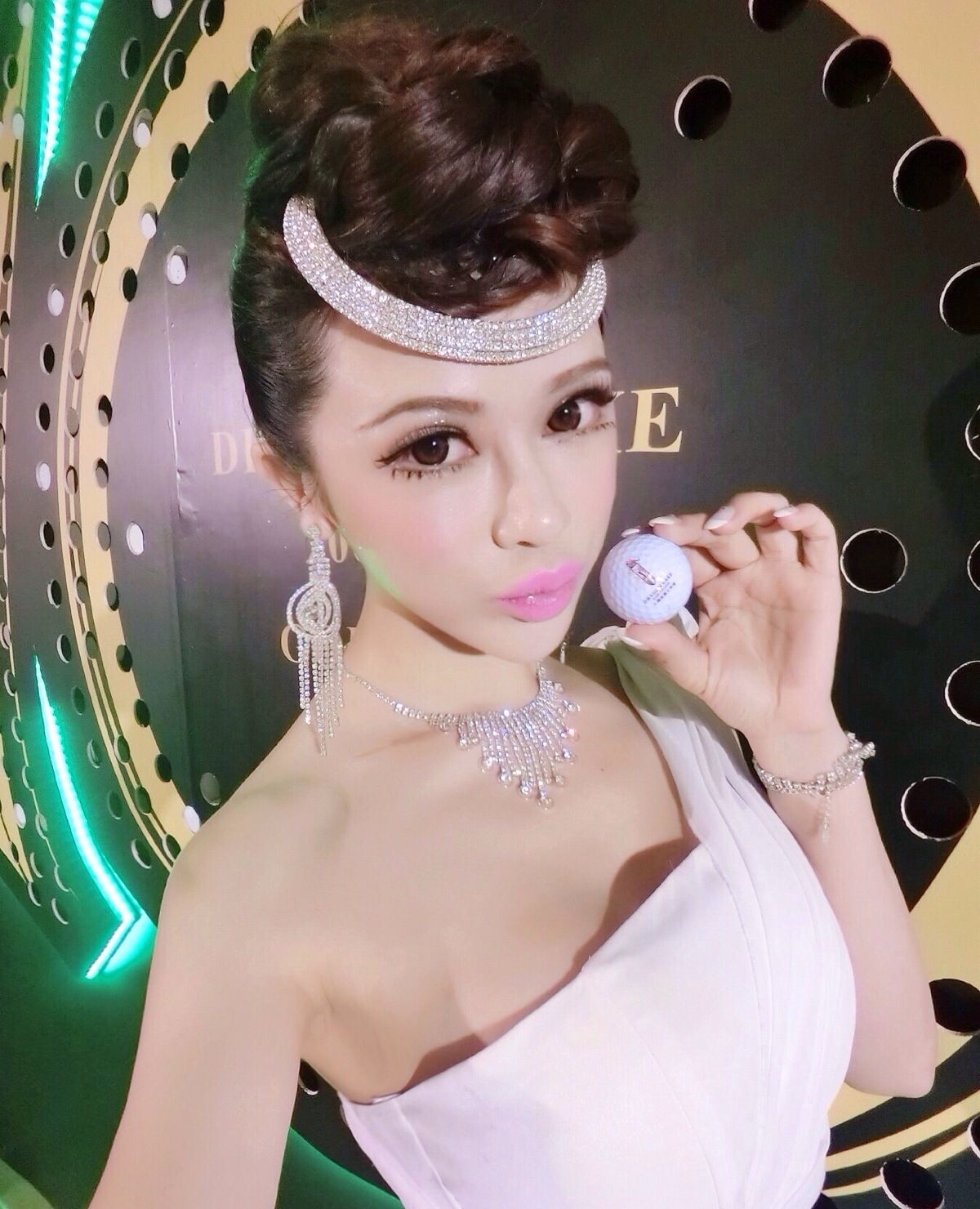 宛恩图片