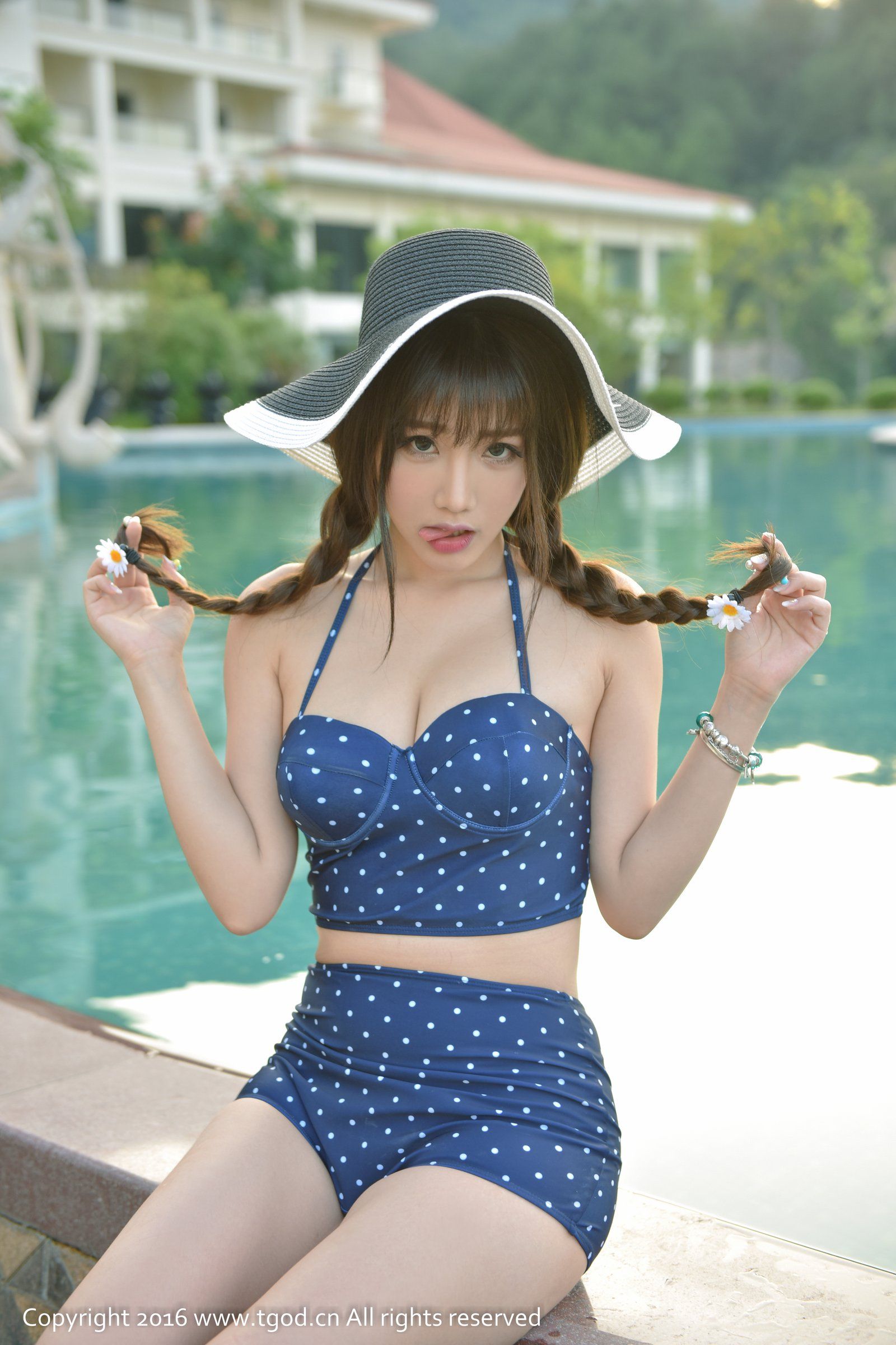 洗澡沐浴云曼旅拍Akiki朱若慕第五刊写真套图图片