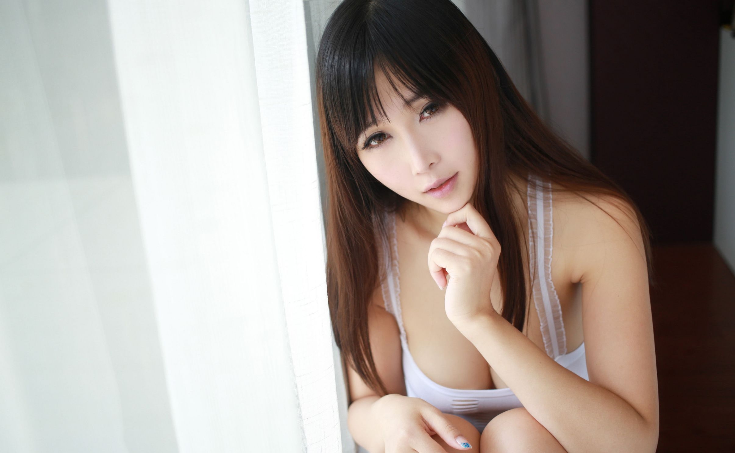 美女张优惹火美胸摄影私房照图片