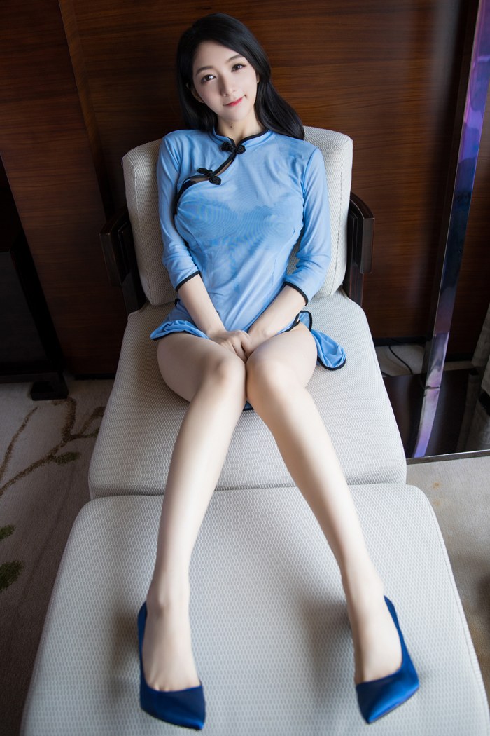 韩国第一美女火辣长发教师小热巴黑丝高跟嫩白身姿诱惑到极致内衣秀写真图片图片