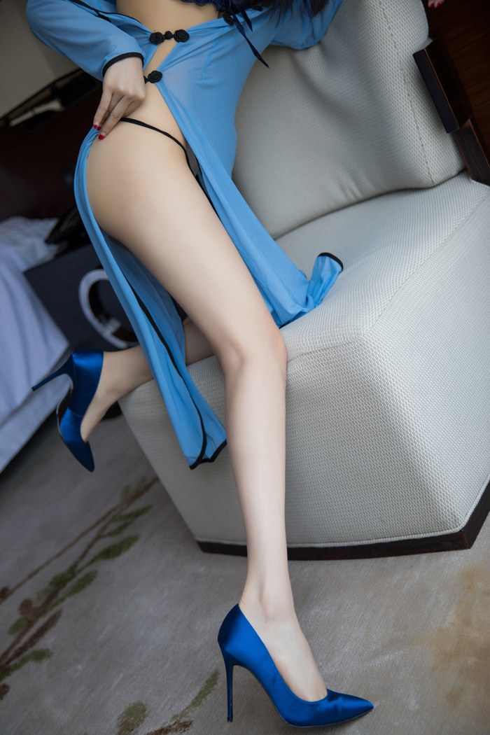韩国第一美女火辣长发教师小热巴黑丝高跟嫩白身姿诱惑到极致内衣秀写真图片图片