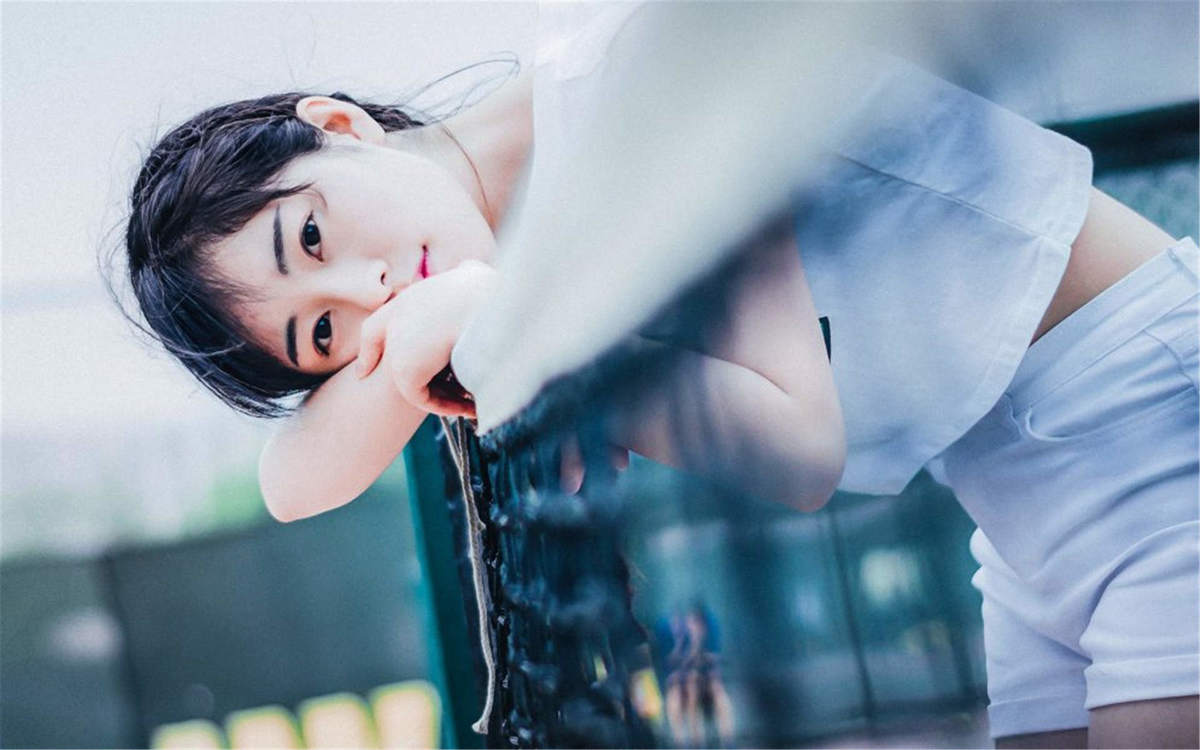 清纯网球美女俏皮写真手机壁纸下载_高清手机壁纸图片大全图片