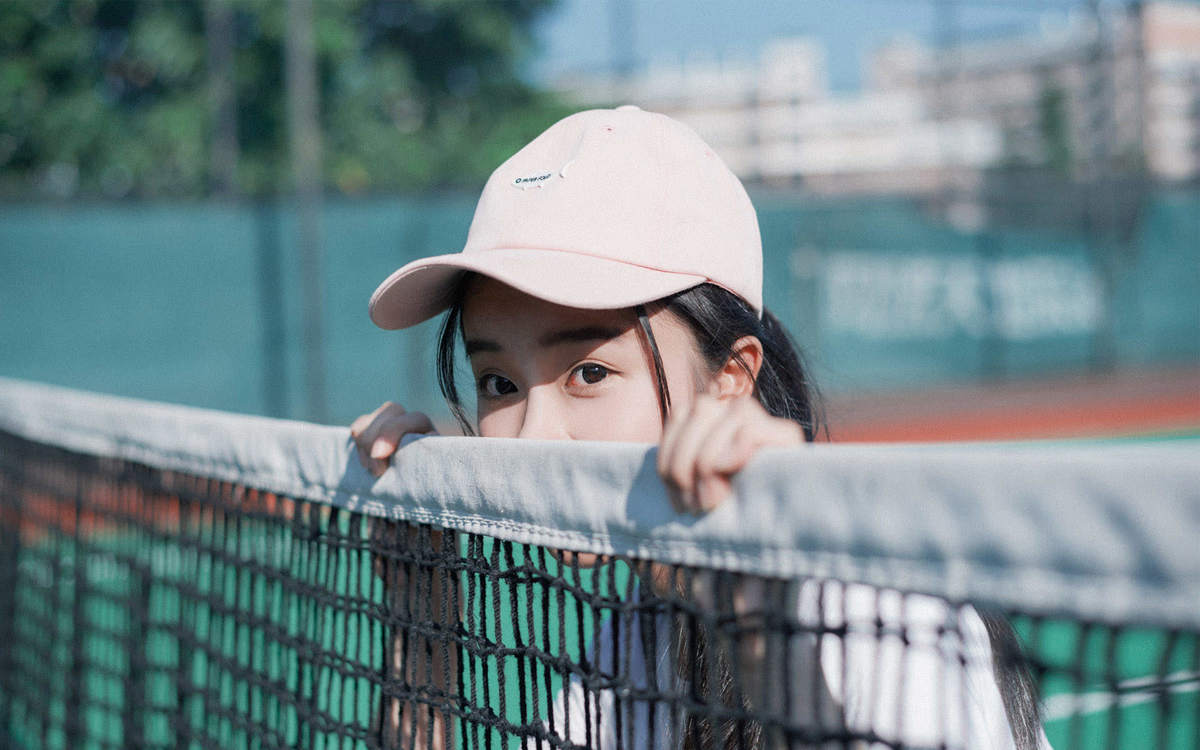 清纯网球美女俏皮写真手机壁纸下载_高清手机壁纸图片大全图片